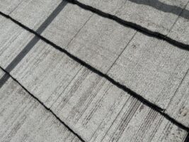 セメント瓦は、陶器瓦に比べ軽量であるため広く使用されてきました　アートペインズ